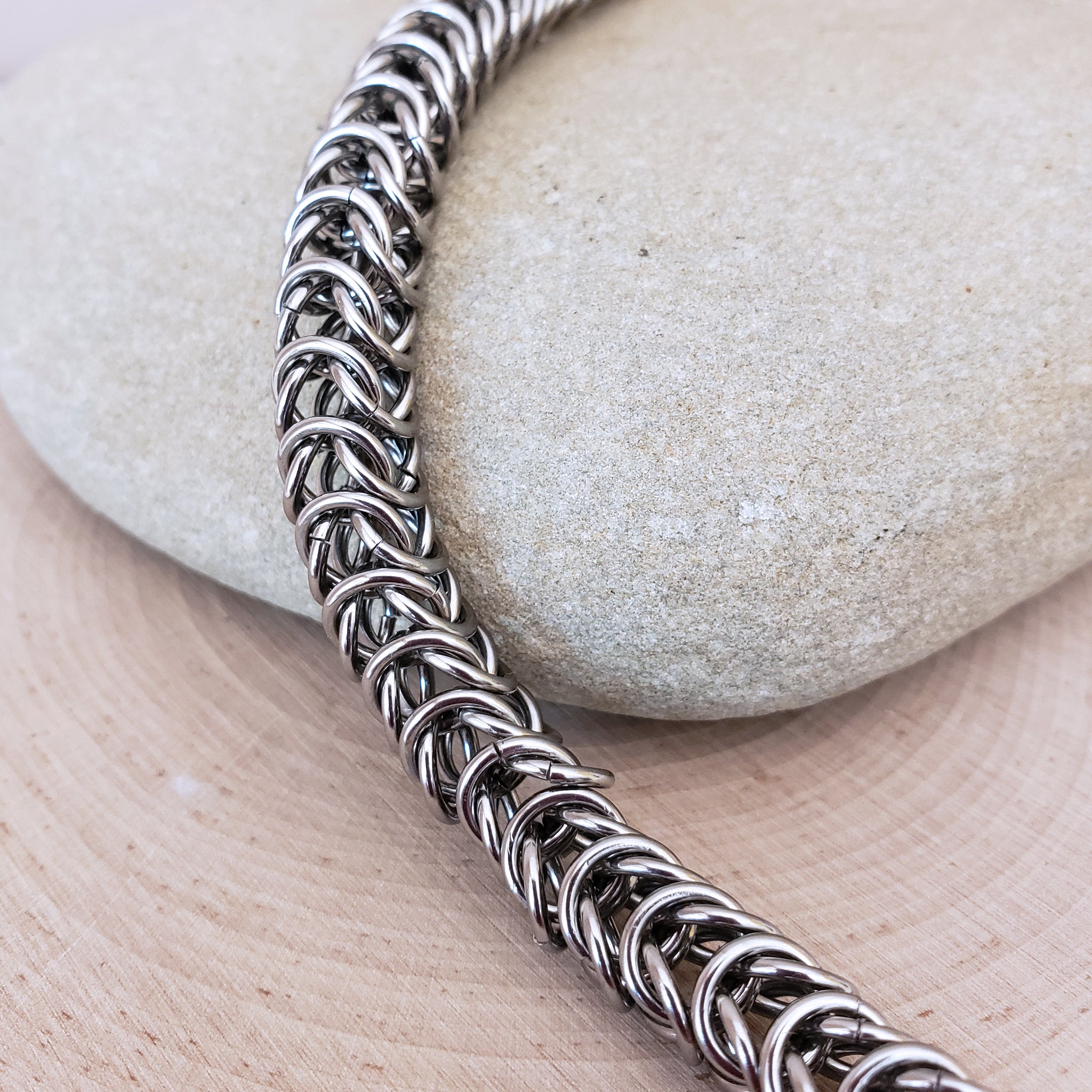 Box Weave Chainmaille – Henna Canada