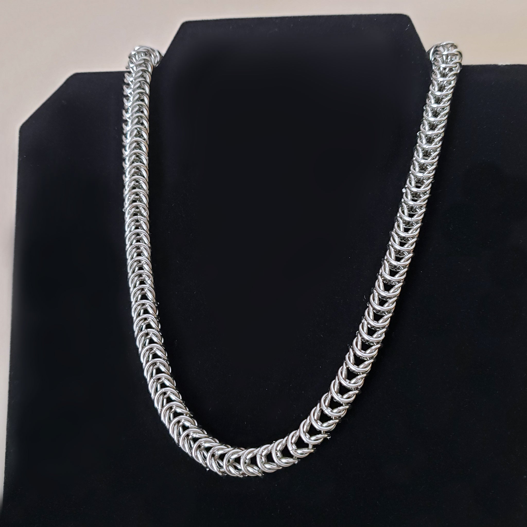 Box Weave Chainmaille – Henna Canada
